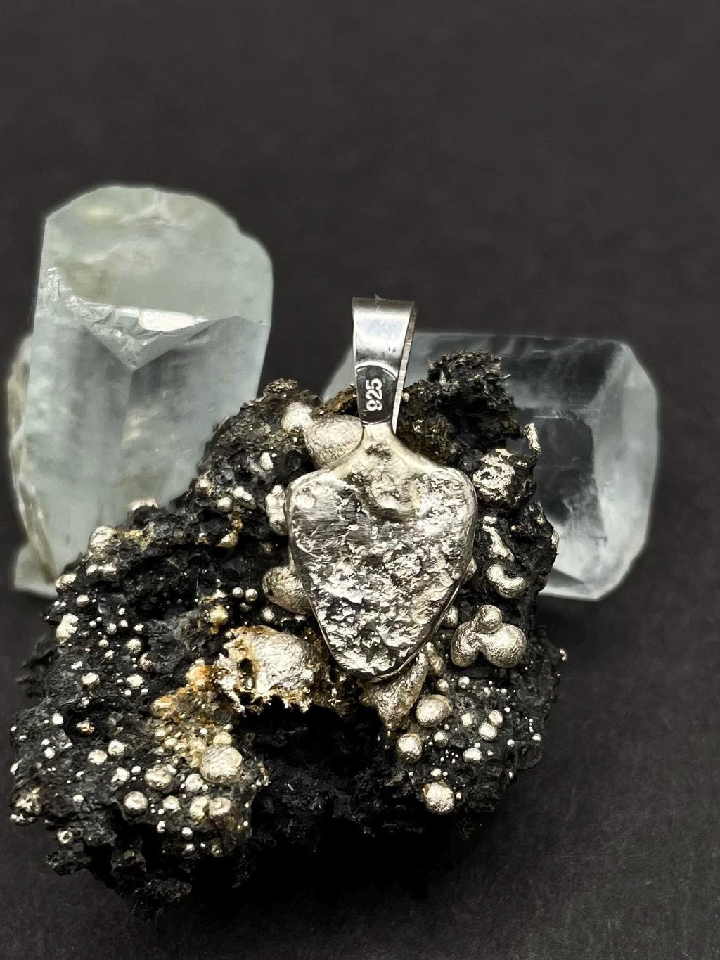 Natural Green Australian Sapphire In Solid Silver 999 • Handmade Minimalist Gemstone Pendant