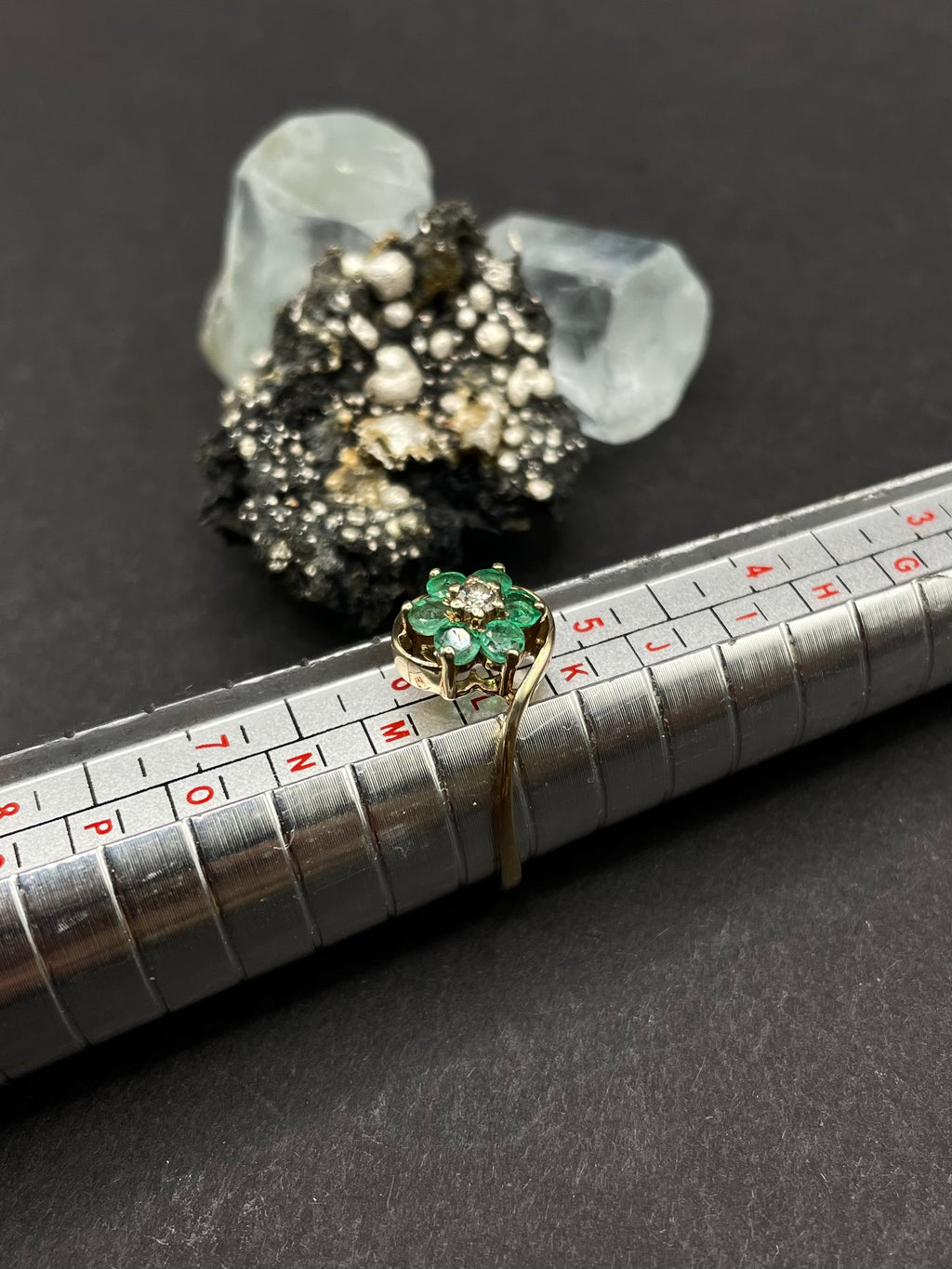 Vintage Emerald Cluster Ring with Natural Diamond Centre in Solid 9ct Gold – Size L½