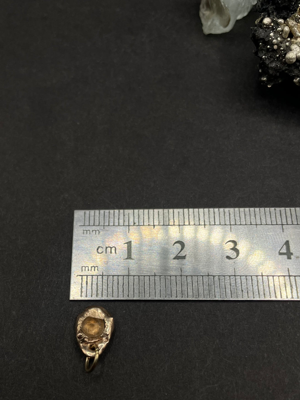 Raw Imperial Garnet Pendant in Solid gold 9ct