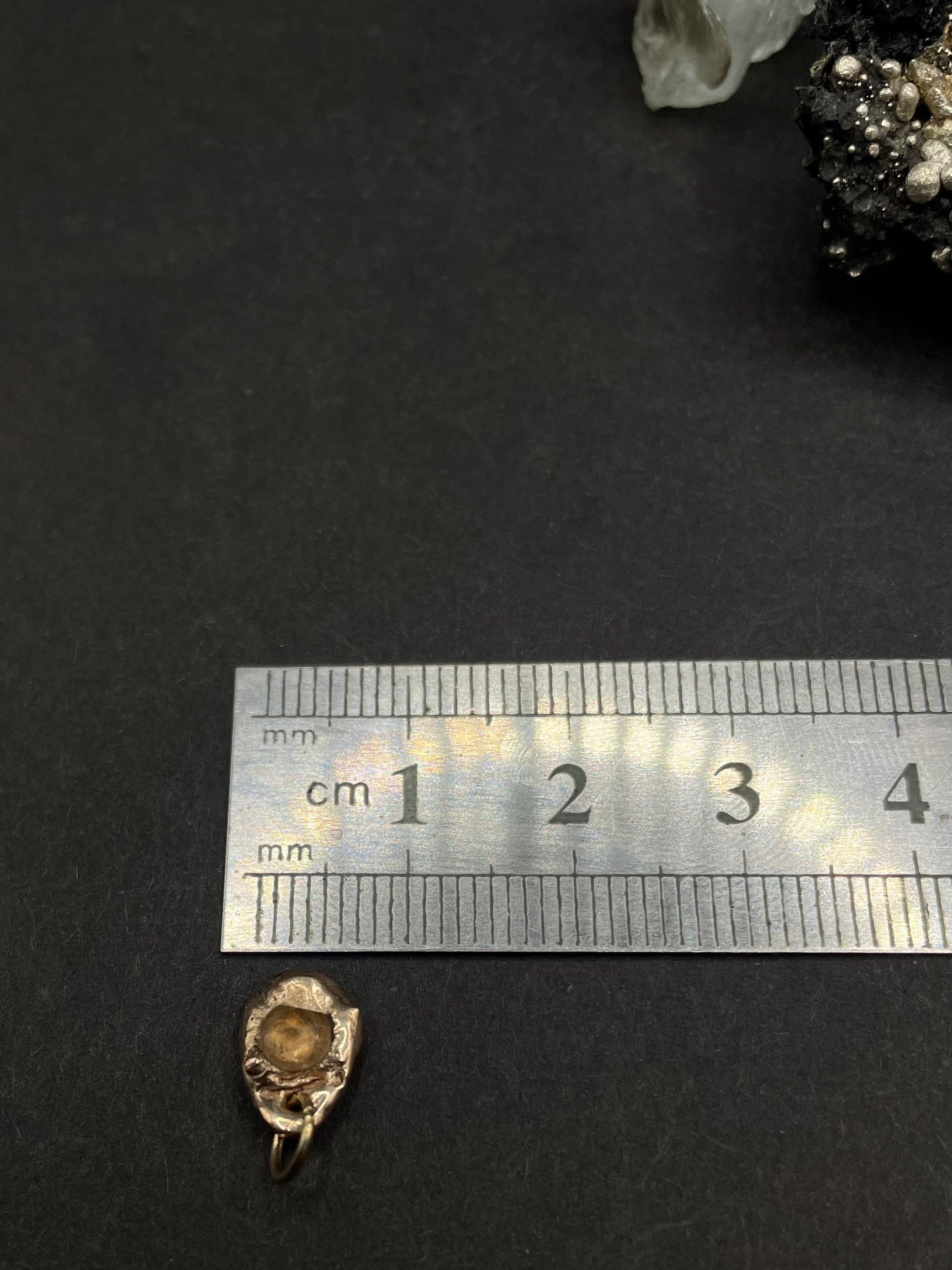 Raw Imperial Garnet Pendant in Solid gold 9ct