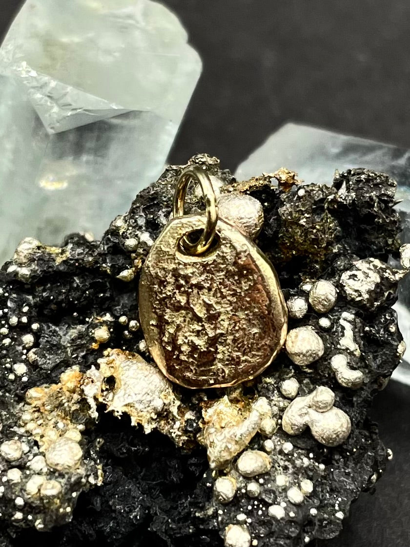 9ct Solid Gold Green Sapphire Pendant – Natural Included Stone, Hand-Polished, and Certified