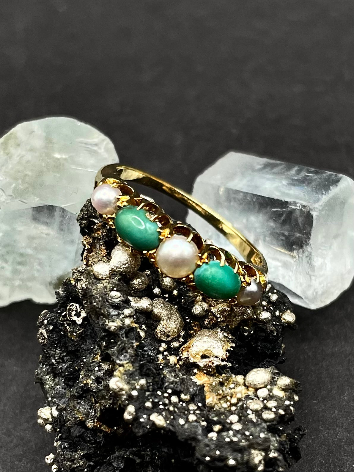 18ct Solid Gold Ring with Green Agate & Natural White Pearls – Vintage Style – UK Size P½