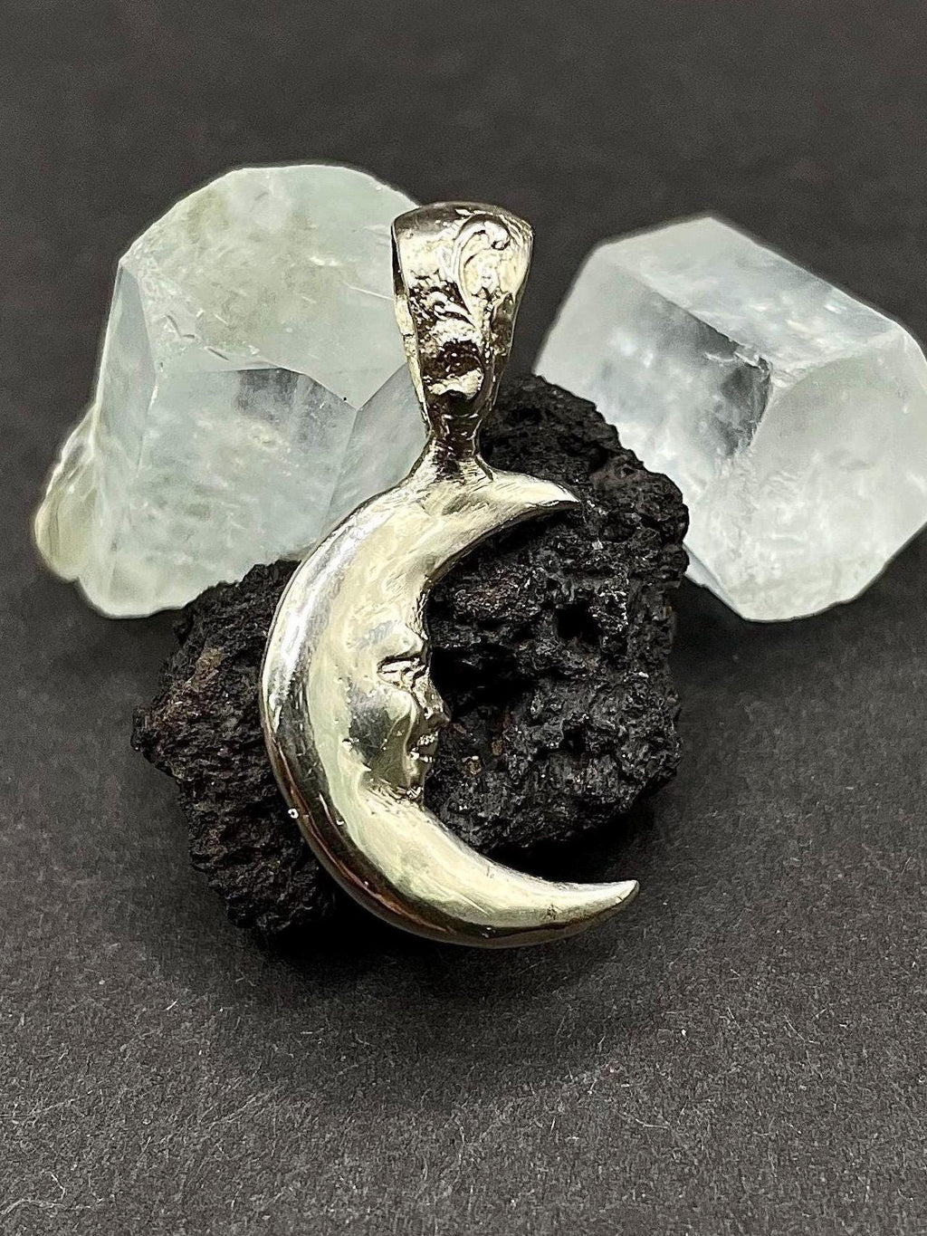 Moon pendant in solid silver 925