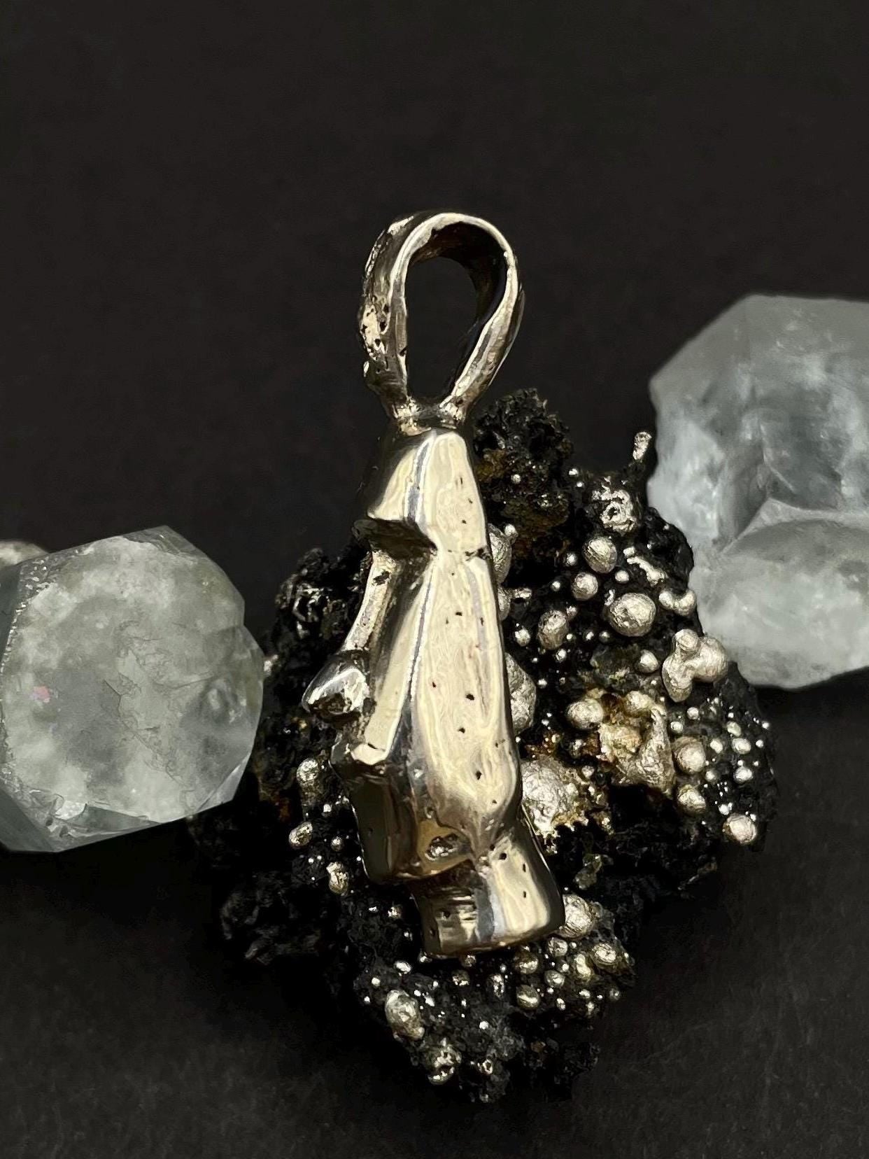 Moai Statue pendant in solid silver 925