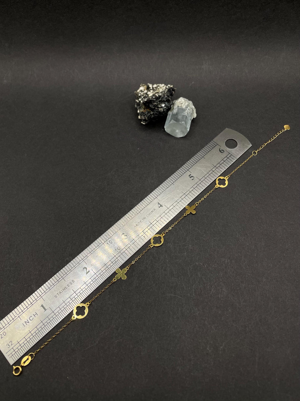 Round Cross & Circle Bracelet 18ct Gold