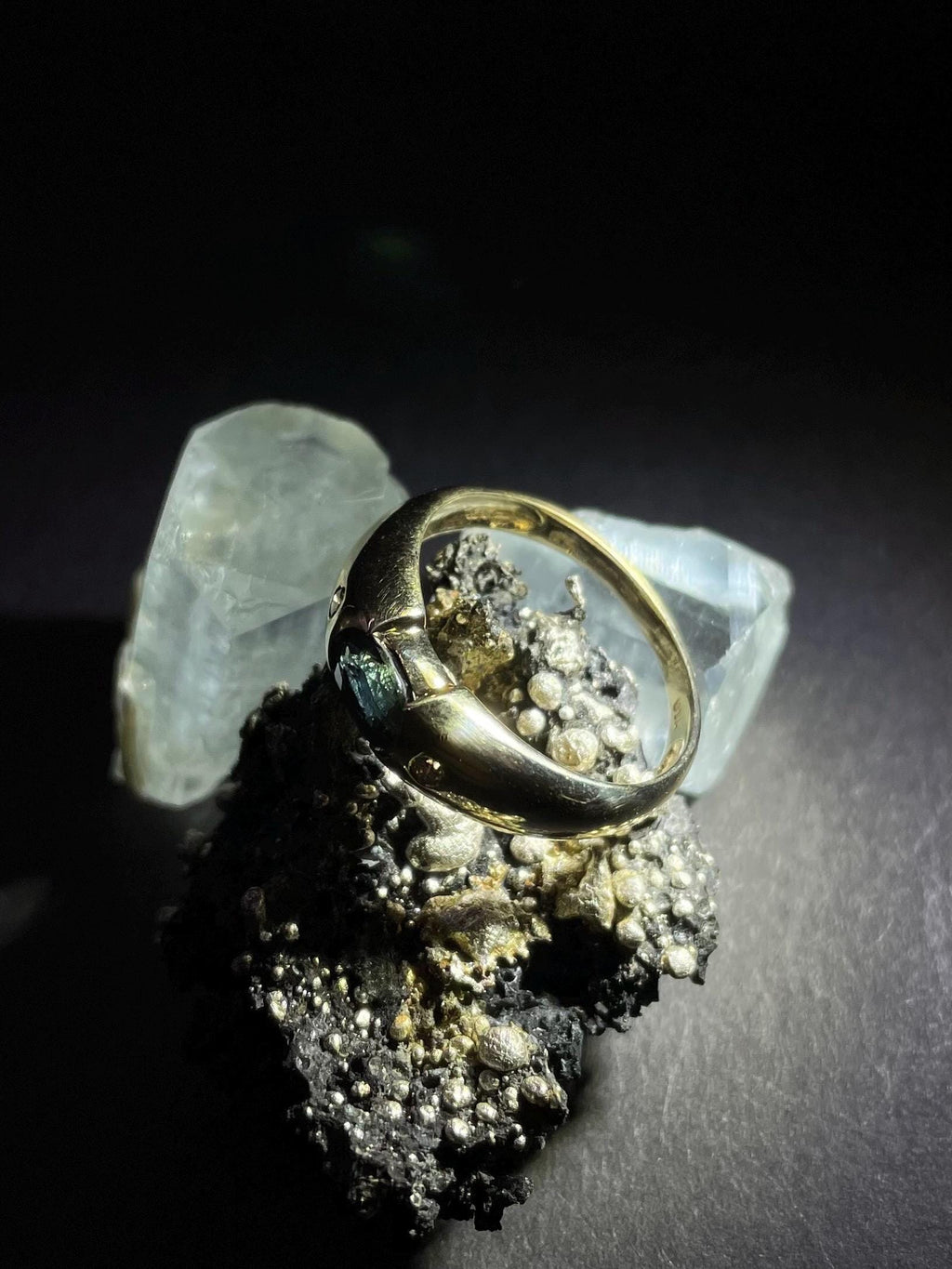 Blue Sapphire & Diamond Ring 9ct Gold