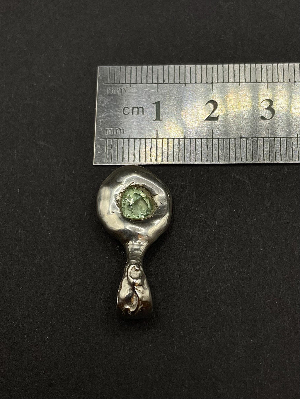 Green Sapphire Pendant in solid silver 999 with certificate