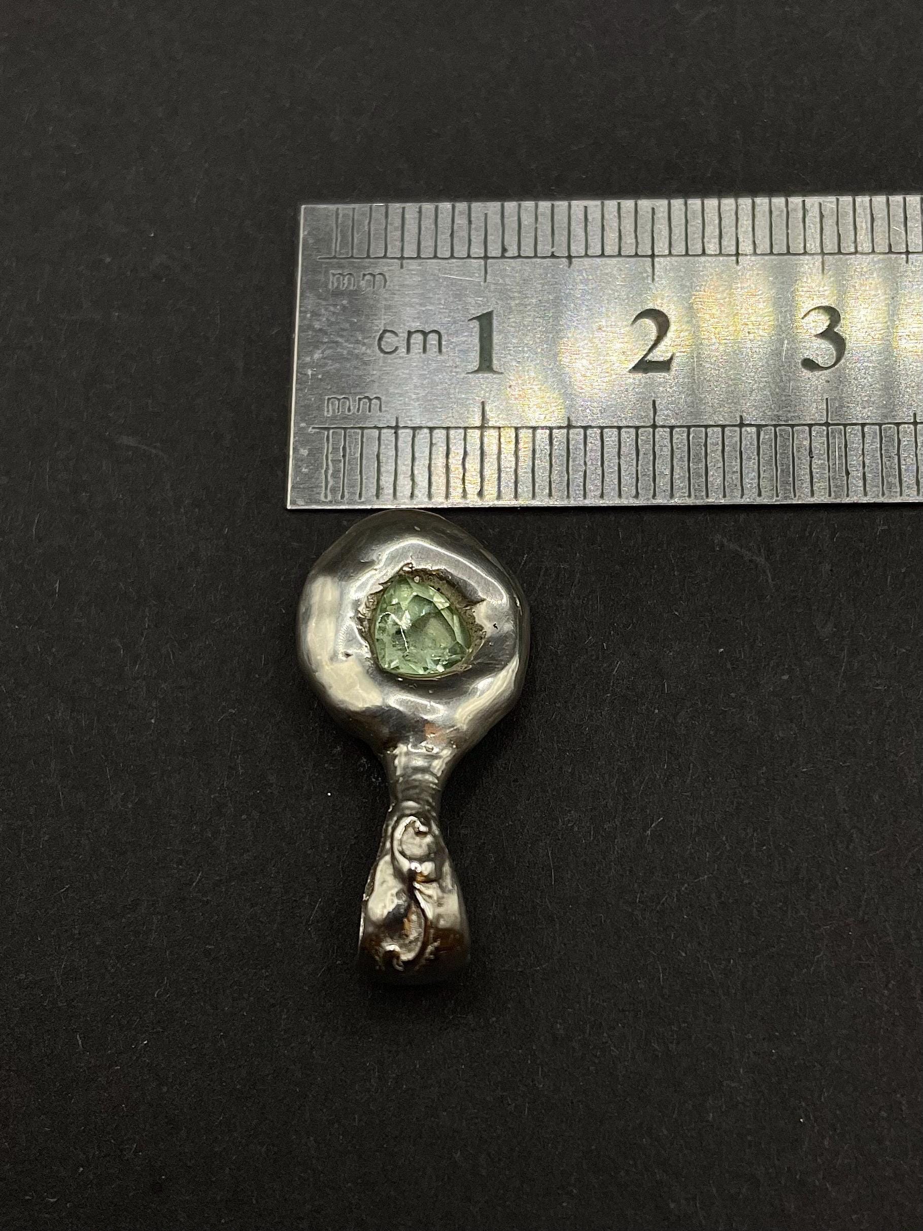 Green Sapphire Pendant in solid silver 999 with certificate