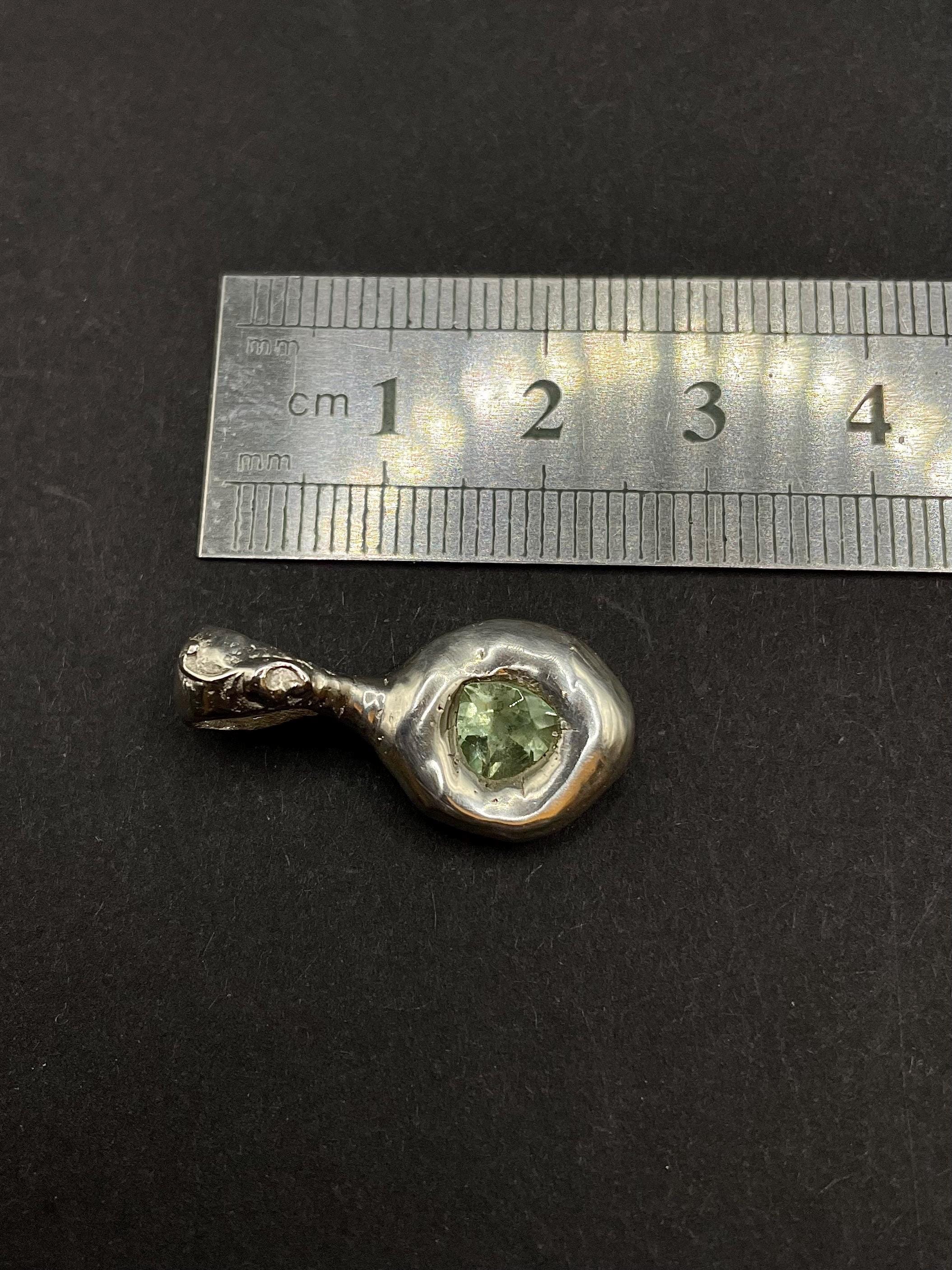 Green Sapphire Pendant in solid silver 999 with certificate