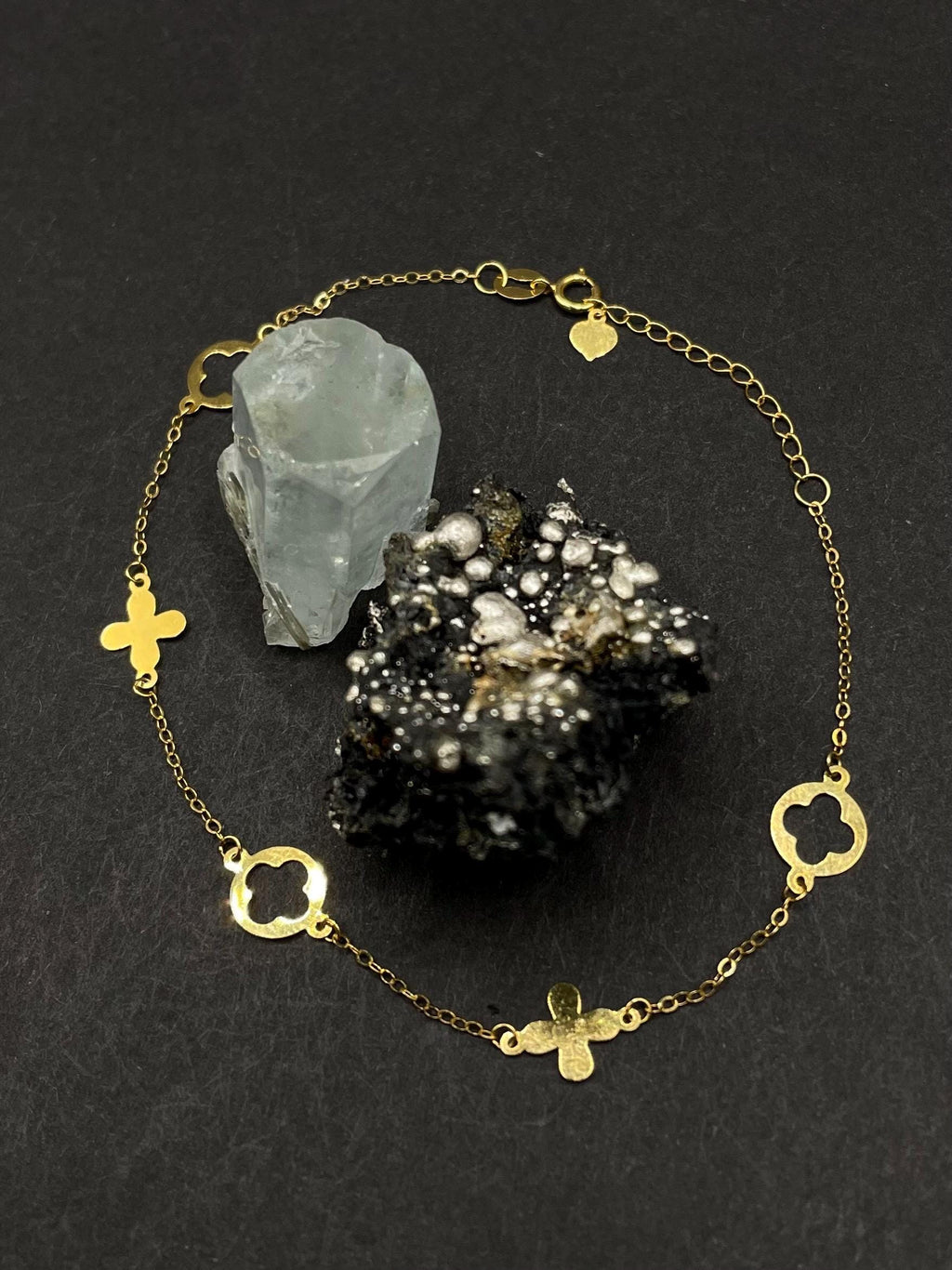 Round Cross & Circle Bracelet 18ct Gold