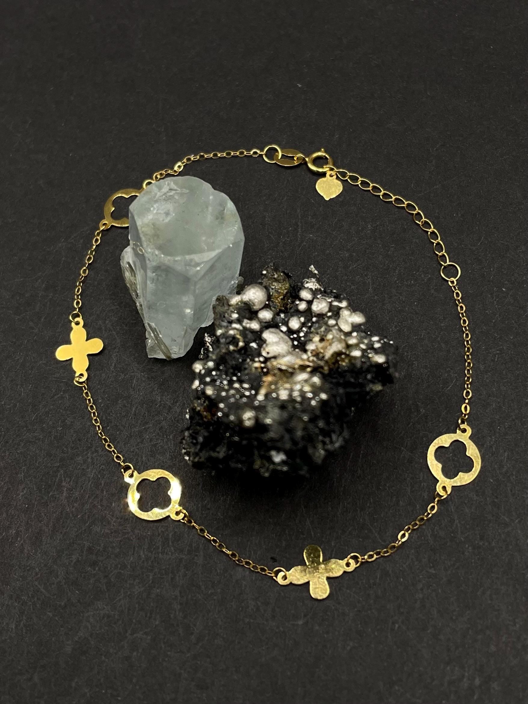 Round Cross & Circle Bracelet 18ct Gold