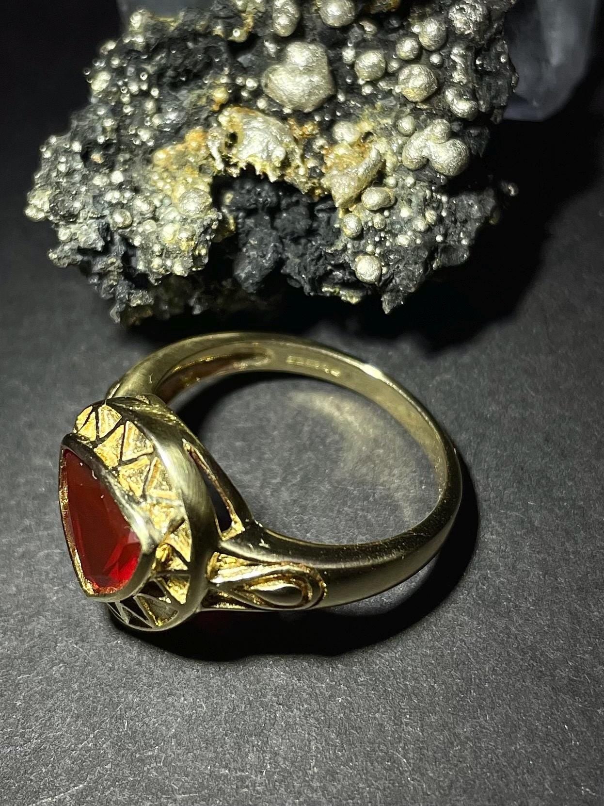 Big Garnet Gold Ring In solid gold 9ct